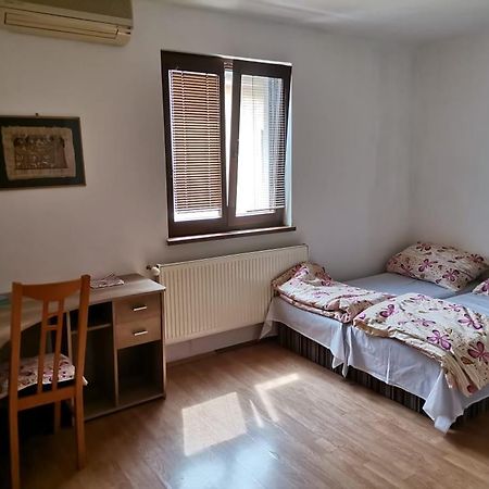 Anh' Private Rooms For Tourist Bratislava Esterno foto