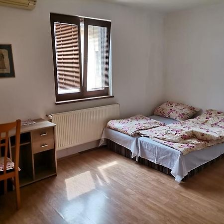 Anh' Private Rooms For Tourist Bratislava Esterno foto