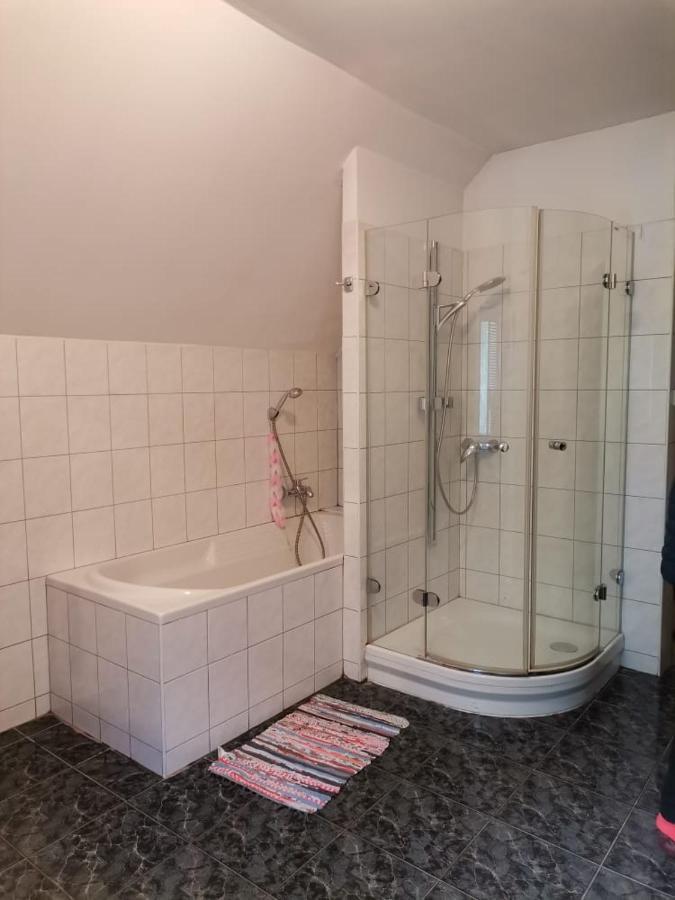 Anh' Private Rooms For Tourist Bratislava Esterno foto